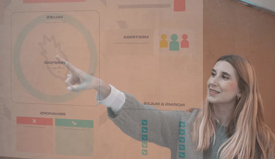 Equipo de Fresh People trabajando conjuntamente